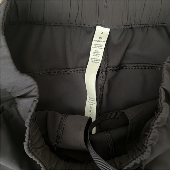 Lululemon Athletica “On The Fly” Style Pants Size 4 - Picture 12 of 15